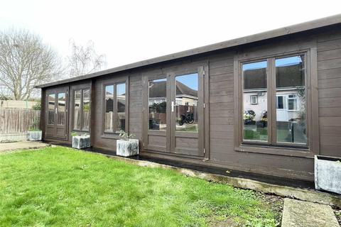 2 bedroom bungalow for sale, Nalla Gardens, Broomfield, Chelmsford