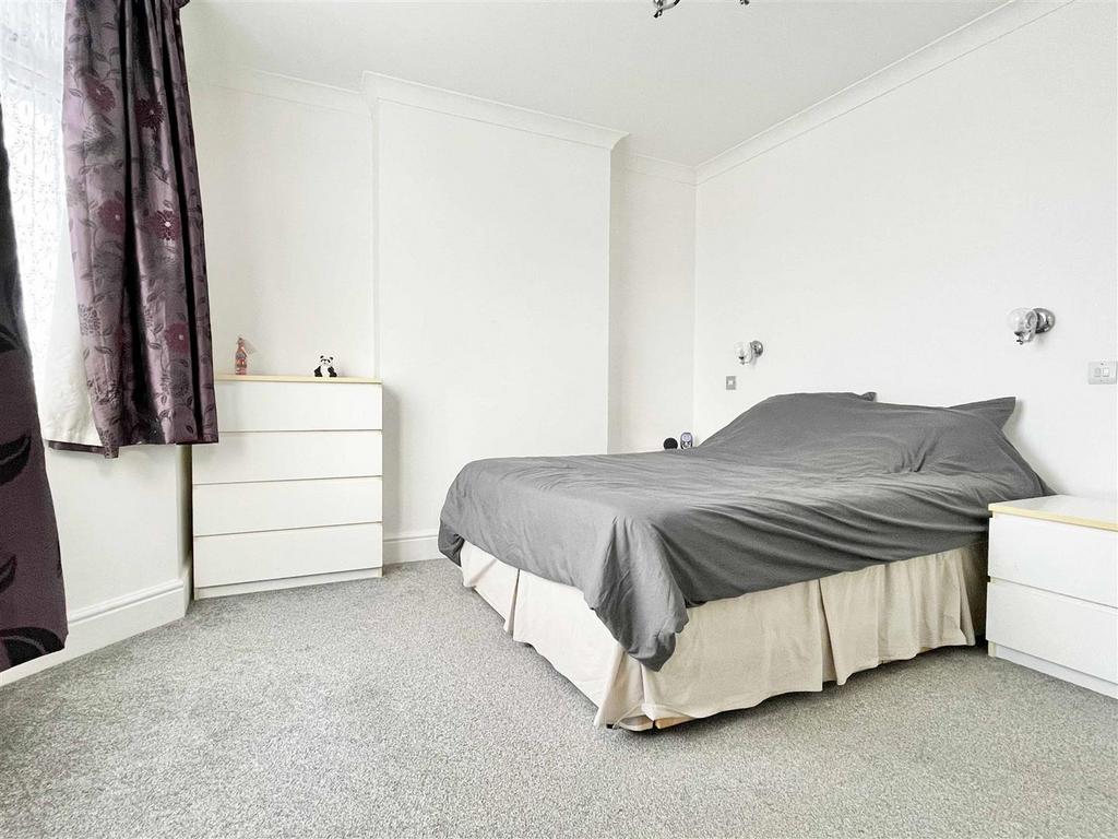 Bed1d.jpg