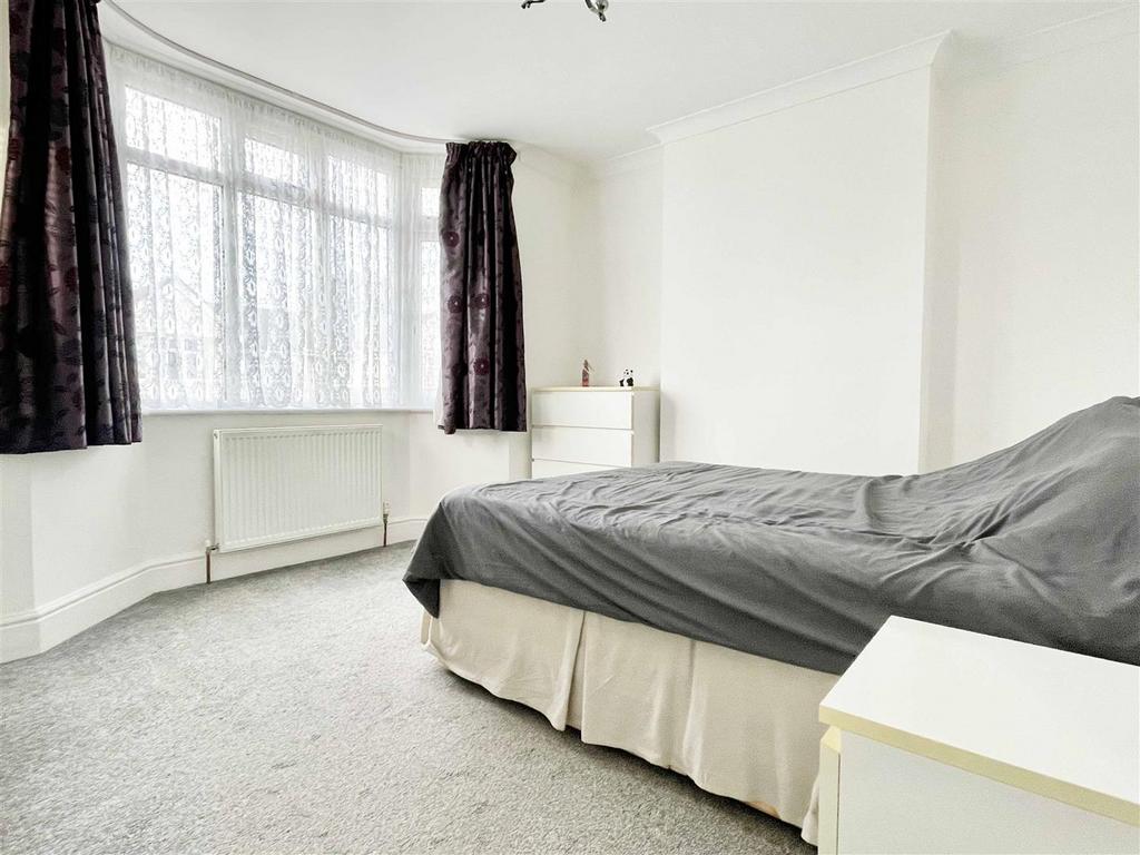 Bed1.jpg