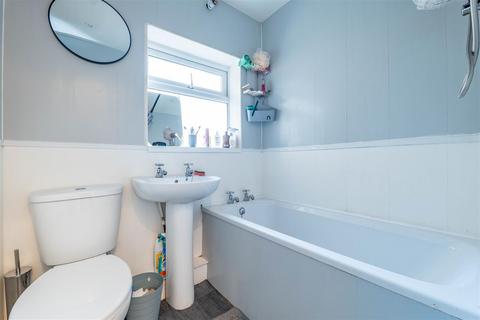 4 bedroom end of terrace house for sale, Weldbank Lane, Chorley