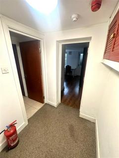 1 bedroom in a house share to rent, Ford Square, London