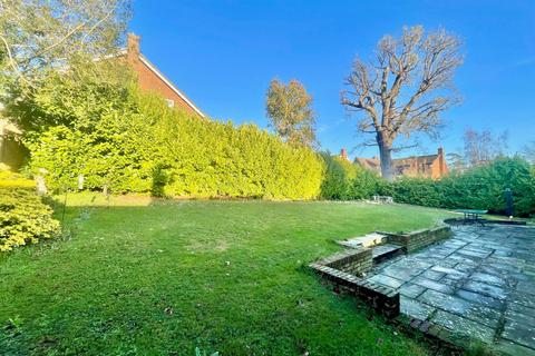 4 bedroom detached house for sale, Whadden Chase, Ingatestone, CM4
