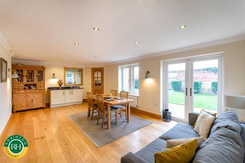 6 bedroom detached house for sale, The Sycamores, Scawthorpe, Doncaster