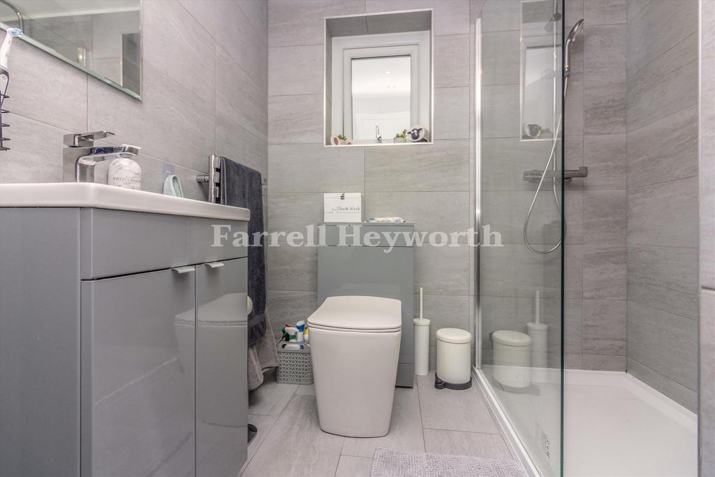 Shower Room b
