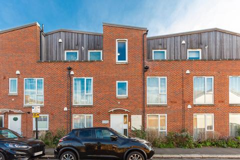 undefined, Ivy Road, Hounslow