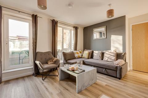 undefined, Ivy Road, Hounslow