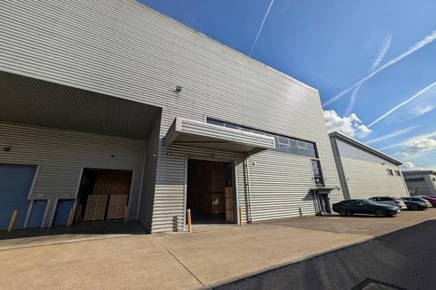 Warehouse to rent, Avro Way Weybridge KT13 0YR