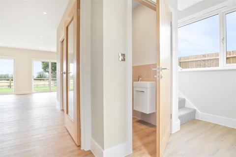 4 bedroom detached house for sale, Barby Road, Kilsby