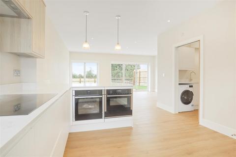 4 bedroom detached house for sale, Barby Road, Kilsby