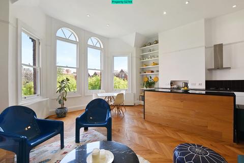 3 bedroom flat to rent, Fairhazel Gardens, London, NW6