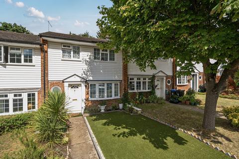 De Lara Way, Woking, GU21