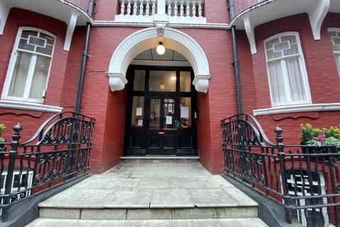 1 bedroom in a flat share to rent, Cabbell Street, London, NW1