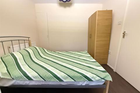1 bedroom flat for sale, Green Lane, Ilford