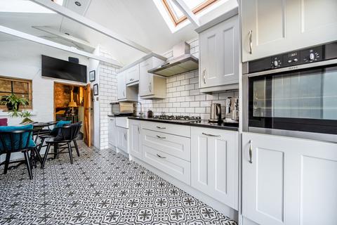 4 bedroom detached house for sale, St. Johns Road, Hedge End, Southampton, Hampshire, SO30