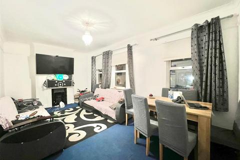 2 bedroom flat for sale, Higham Hill Road, Walthamstow E17