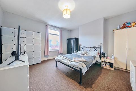 2 bedroom terraced house for sale, Gilpin Terrace, Leeds, West Yorkshire, LS12
