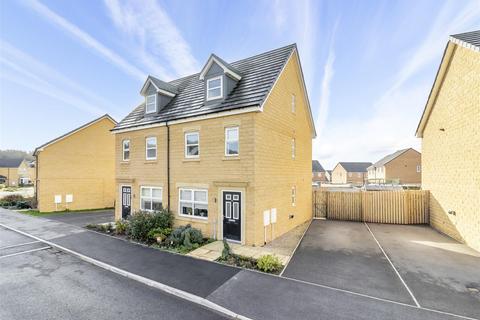 undefined, Spring Wood Crescent, Bramhope, Leeds