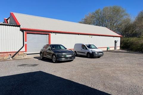 Warehouse to rent, Ainsworth Rd Manchester M26 4AD