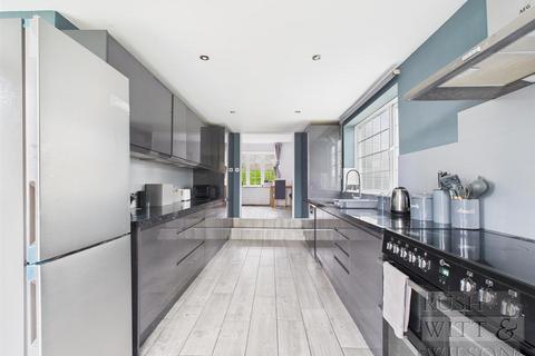 5 bedroom detached house for sale, Rye Road, Hastings