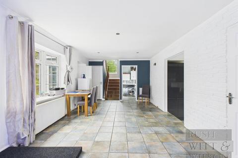 5 bedroom detached house for sale, Rye Road, Hastings