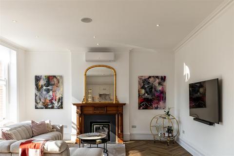 3 bedroom apartment for sale, Lindfield Gardens, Hampstead, London, NW3
