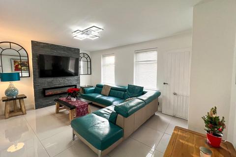 3 bedroom end of terrace house for sale, Sarn Hill, Sarn, Bridgend County Borough, CF32 9RW