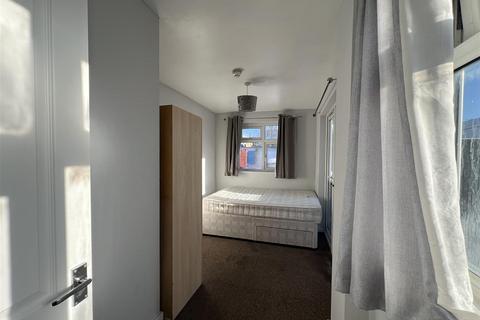 1 bedroom in a house share to rent, Durham Road, Stevenage