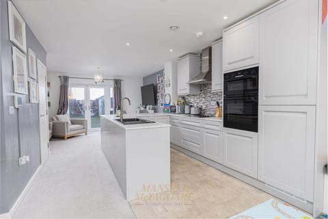 2 bedroom end of terrace house for sale, Stanford Brook Way, Crawley RH11