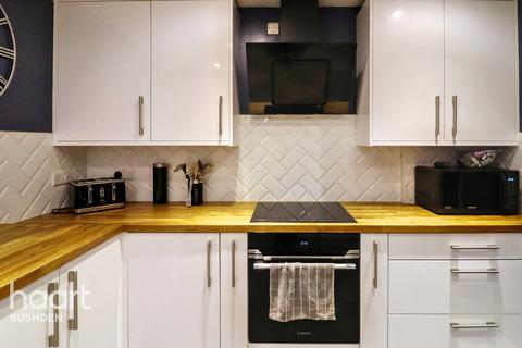 undefined, Cedar Close, Wellingborough