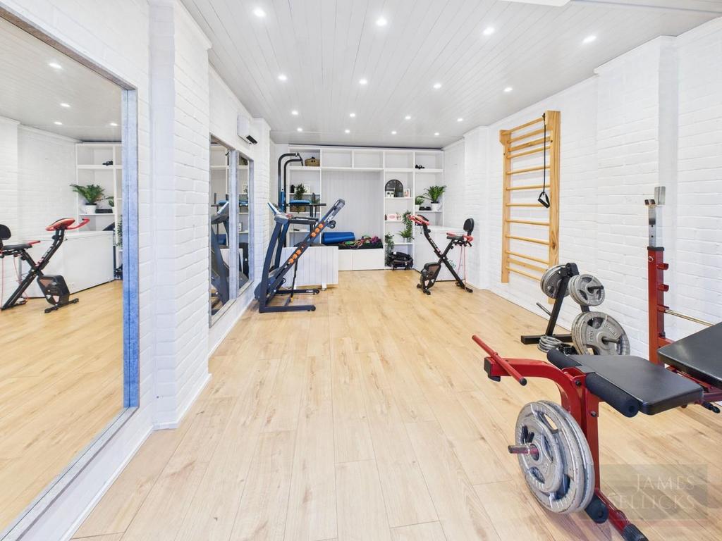 Gym (converted garage)