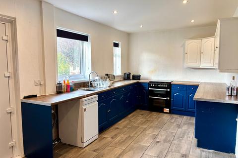 undefined, Shirley Place, Gomersal, Cleckheaton, BD19