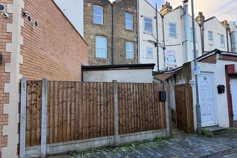 2 bedroom flat for sale, Telegraph Mews, Goodmayes