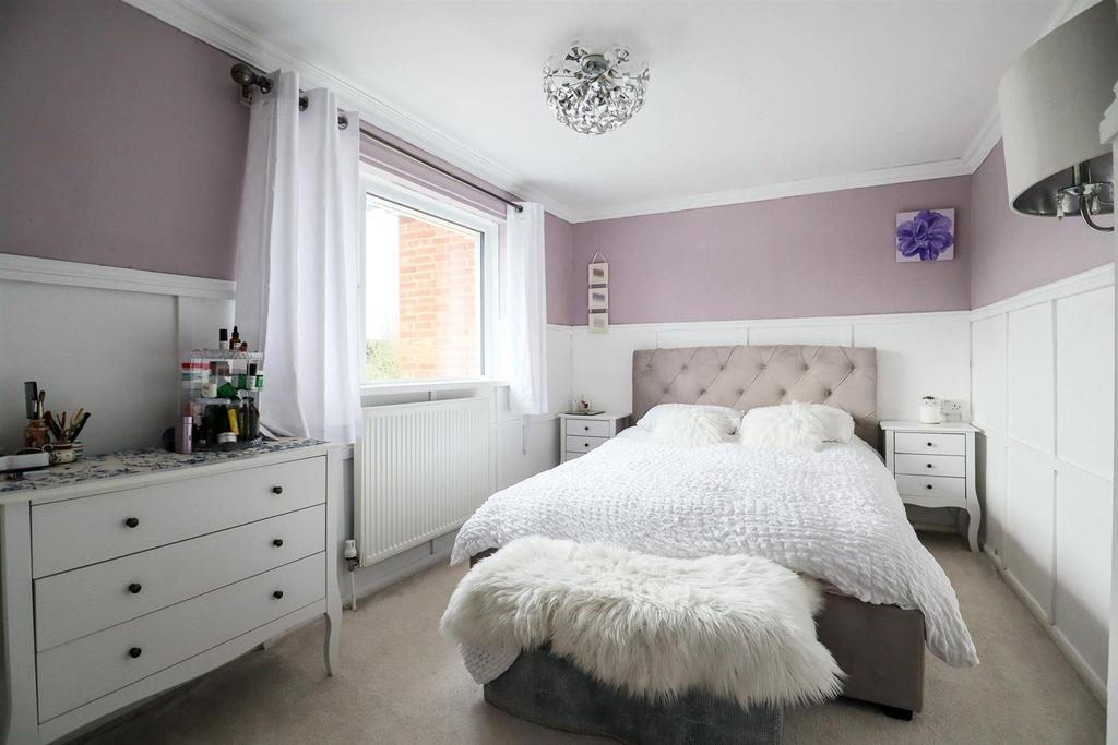 Bedroom 1.jpg