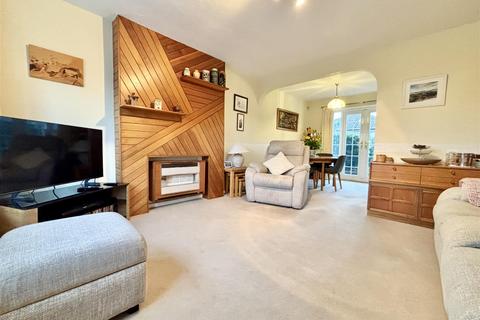 4 bedroom semi-detached house for sale, North Cliffe Drive, Bradford BD13