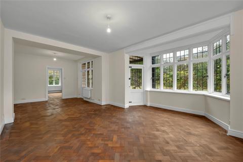 6 bedroom detached house to rent, Birds Hill Road, Oxshott, Leatherhead, Surrey, KT22