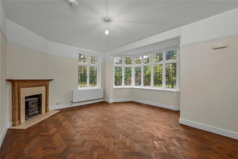 6 bedroom detached house to rent, Birds Hill Road, Oxshott, Leatherhead, Surrey, KT22