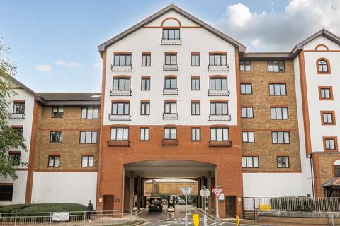 1 bedroom flat for sale, Regents Court, Kingston, Kingston upon Thames, KT2