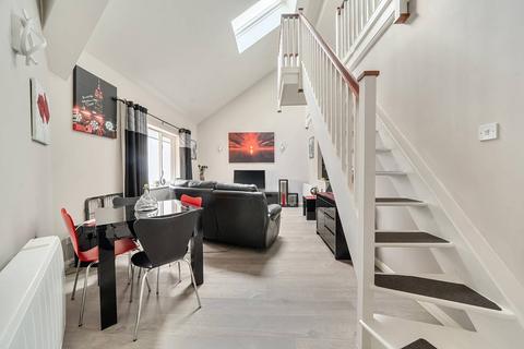1 bedroom flat for sale, Regents Court, Kingston, Kingston upon Thames, KT2