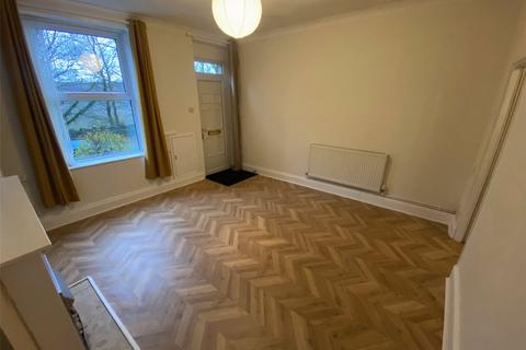 2 bedroom terraced house to rent, Stockport Road, Ashton-under-Lyne OL5
