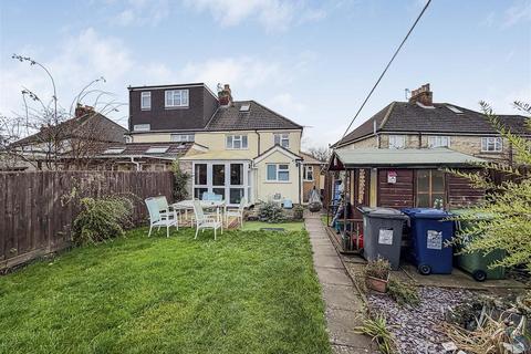 undefined, Queens Meadow, Cambridge CB1
