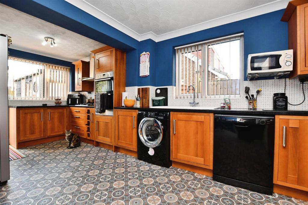 Fitted Kitchen