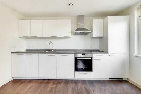 2 bedroom flat to rent, Garden Road, Richmond TW9