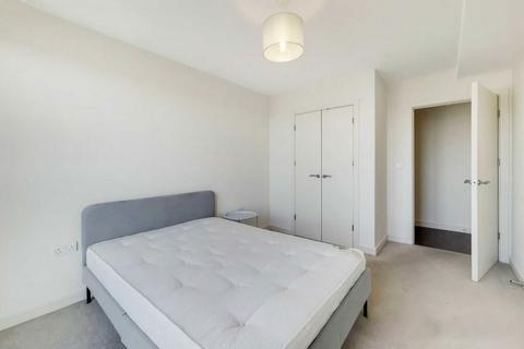 2 bedroom flat to rent, Garden Road, Richmond TW9
