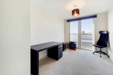 2 bedroom flat to rent, Garden Road, Richmond TW9