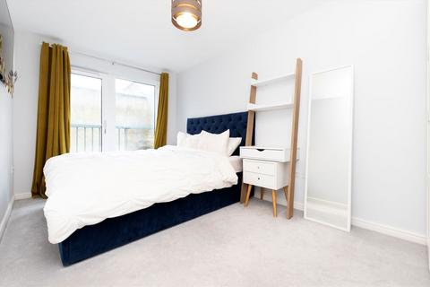 2 bedroom flat to rent, New Road, London E1