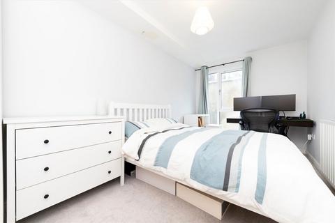 2 bedroom flat to rent, New Road, London E1