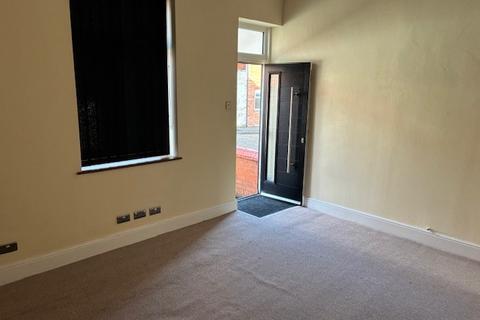 3 bedroom end of terrace house to rent, Dorning Street, Tyldesley, Manchester, Greater Manchester, M29