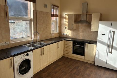 3 bedroom end of terrace house to rent, Dorning Street, Tyldesley, Manchester, Greater Manchester, M29