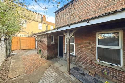undefined, High Street, St. Albans AL2