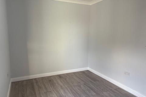 undefined, Flat 4 20 Oakfield Road Croydon Surrey CR0 2UA